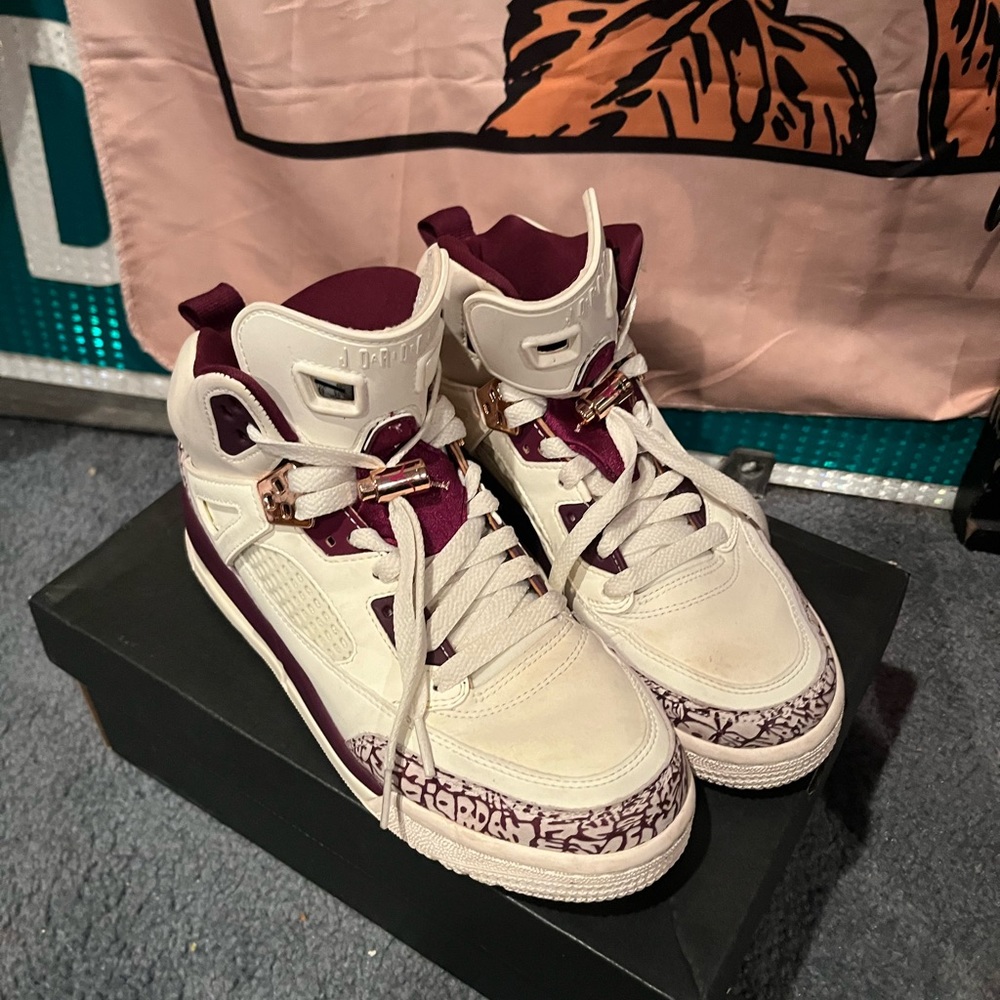 Jordan Spizike GG, size 7 grade school ,
